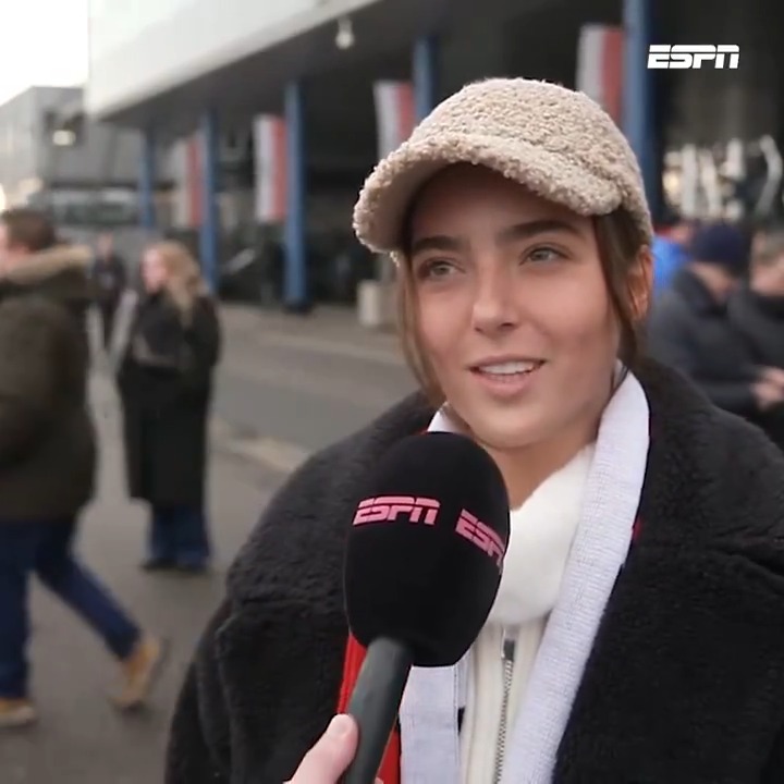 Fer Serrano, de vriendin van Santiago Gimenez, verwacht veel van haar vriend: "Een hattrick en een 3-1 zege" 👀 #feypsv