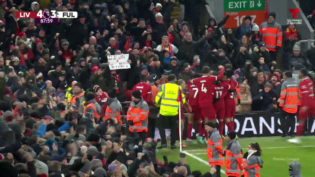 Scenes at Anfield after Trent's winner 🔊 (via Telemundo Deportes)