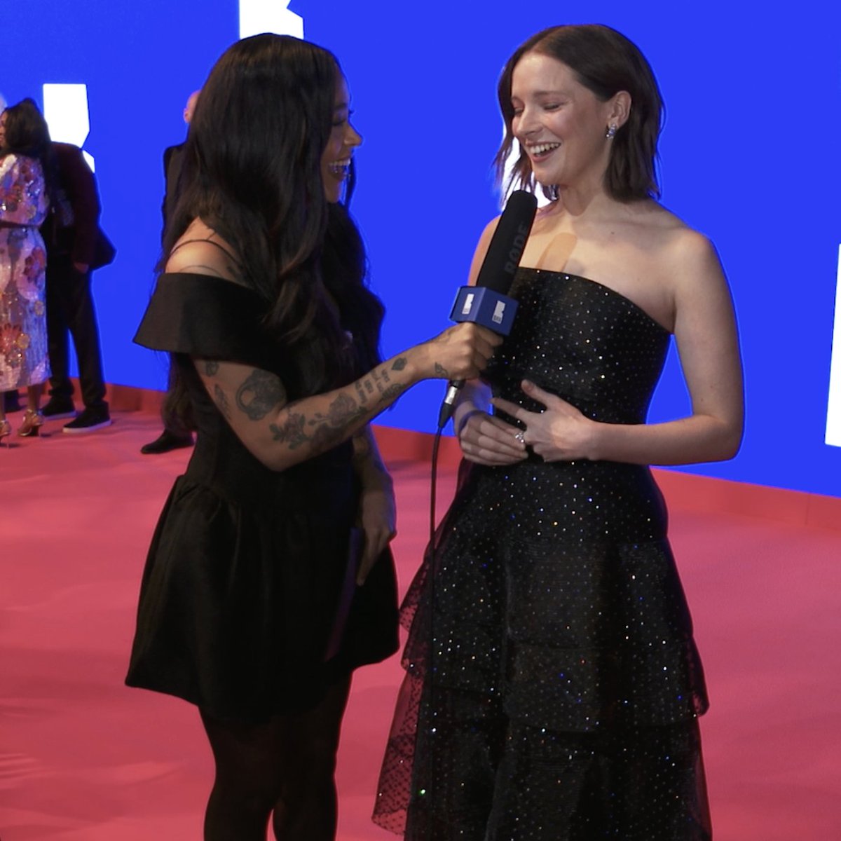 “Stop pointing at my hot water bottle…” Morfydd Clark can’t get enough of Yinka's hot water bottle. #BIFA2023.