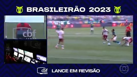 Menos um no Fluminense! 🟥 Justen levou cartão vermelho após análise do VAR 👉Acompanhe o tempo real: