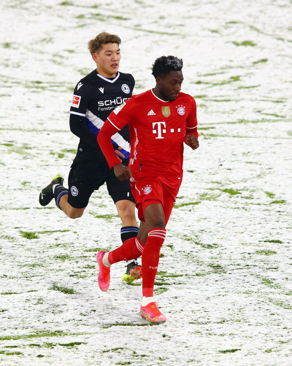 Auch Schnee kann Phonzy nicht stoppen. ⚡❄️ Alphonso Davies #MiaSanMia #FCBayern