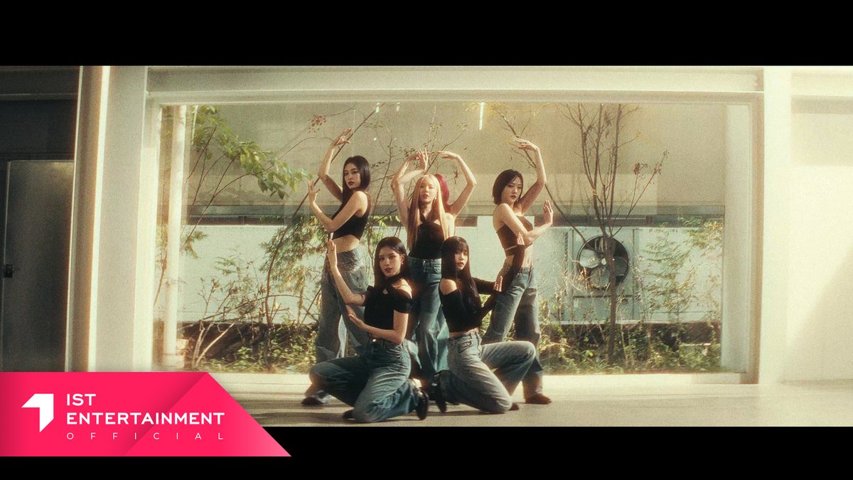 [#위클리] Weeekly 위클리 'Backwards' Performance Video ▶ #Weeekly #Backwards