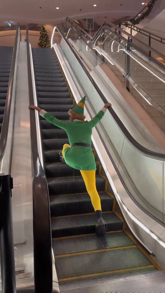 "Buddy the elf, what's your favourite colour?!" 📞 Never, ever, change Kailen Sheridan 🤣
