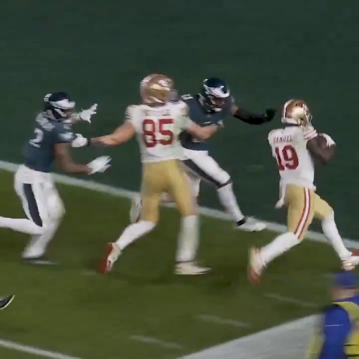 .George Kittle blocked two guys at once to clear the path for Deebo. 👀 (h/t Brian Baldinger)