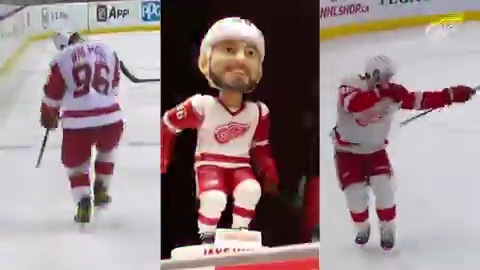 B̶o̶b̶b̶l̶e̶h̶e̶a̶d̶... GRIDDY-HEAD! 🕺😏 Get yours 1/21 » First 7,500 fans | Little Caesars Pizza