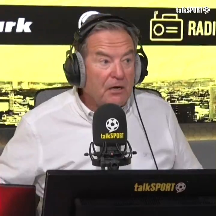 “I was a boyhood Burnley fan!” 🔥💪 “I used to write to all the big teams & ask for memorabilia. They used to always send loads!” Jeff Stelling grew up supporting Burnley! 👀