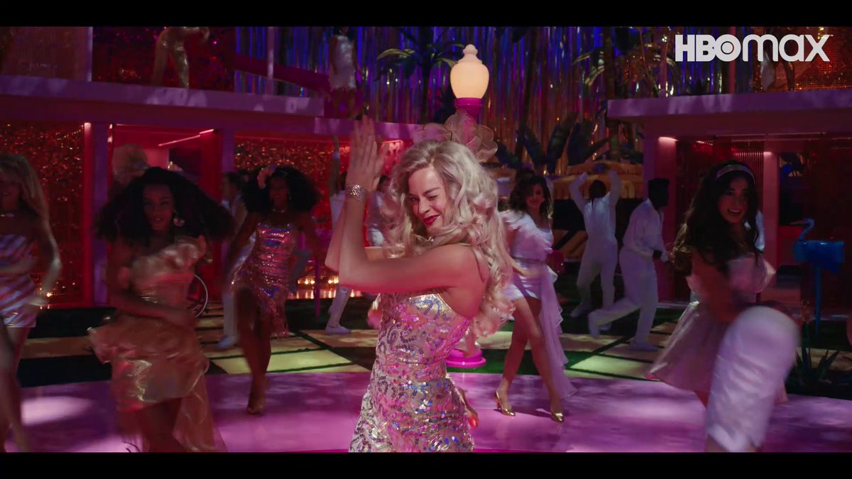 Ella lo es todo. #Barbie se estrena el 15 de diciembre en 💖