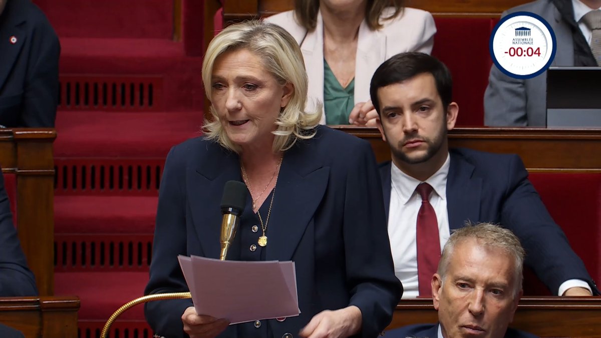 Expulser les étrangers en lien avec le terrorisme, déchoir de leur nationalité les binationaux et poursuivre les nationaux pour intelligence avec l'ennemi : des solutions existent pour combattre les islamistes. Mme la Première ministre, allez-vous mettre en oeuvre ces mesures ?