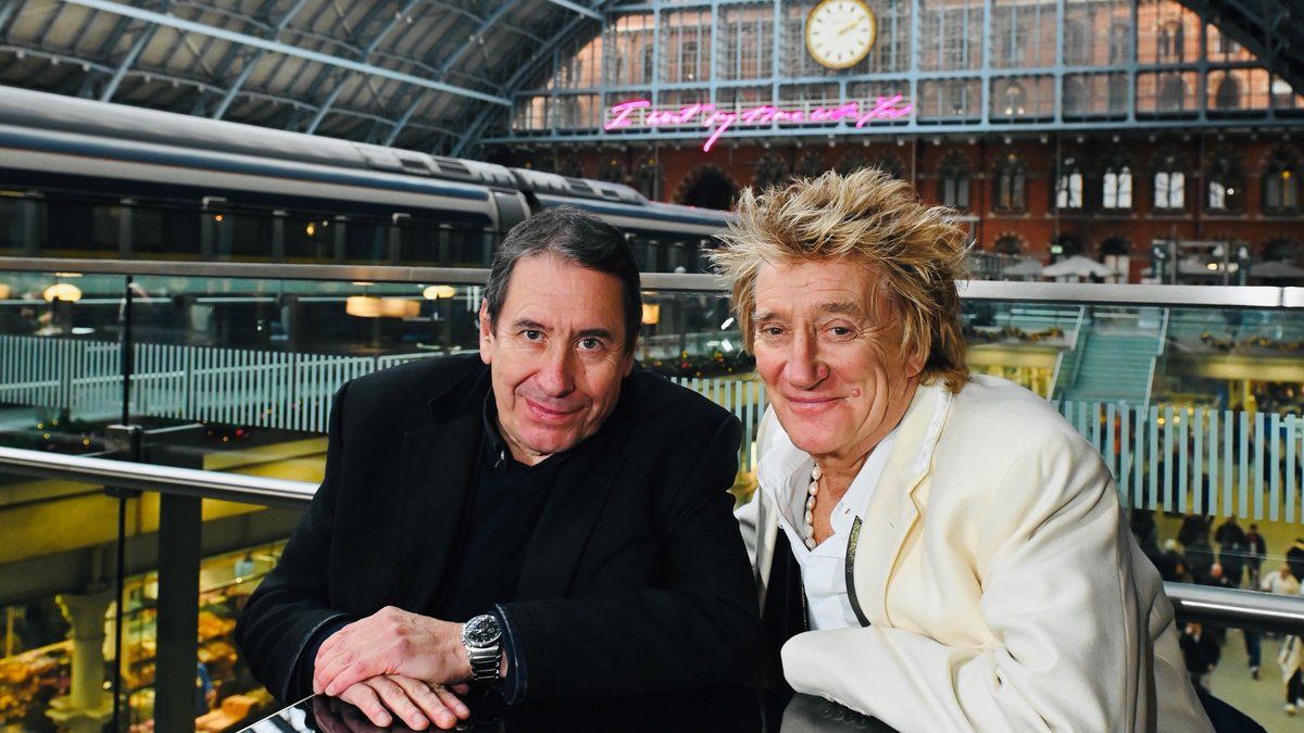 Jools and I headed out for a surprise performance of some of the tracks from our upcoming album Swing Fever! Thanks St. Pancras for having us. You can pre-order your copy of Swing Fever and listen to our brand new single 'Almost Like Being In Love' now!