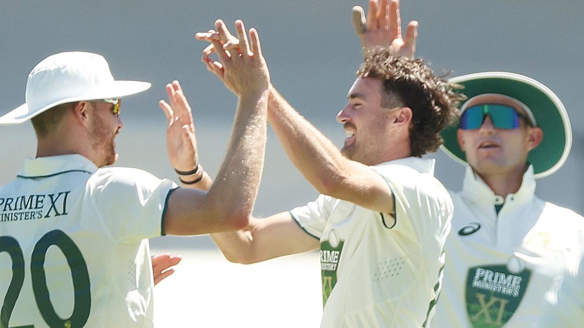 How about this for a first over from Jordan Buckingham? A maiden capped with the prized wicket of Imam-ul-Haq. #PMXIvPAK