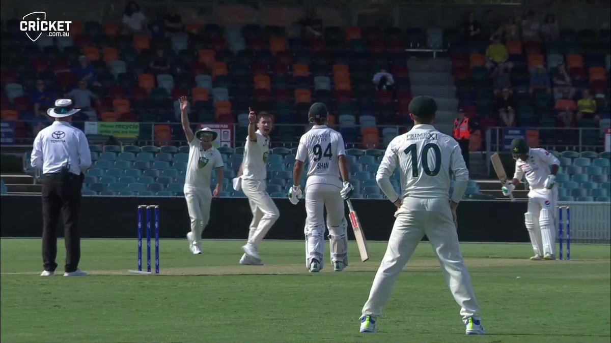 An excellent take from Jimmy Peirson ends a proactive knock from Sarfaraz Ahmed #PMXIvPAK