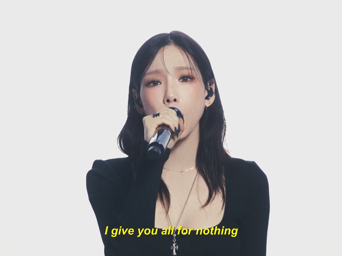 this hurts so much more with the lyrics ㅠㅠ the combination of taeyeon's voice, expressions and the lyrics written by her damn