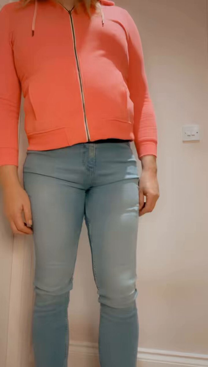 I held it for as long as I could but eventually I had to let go but felt nice #peeing #trannypiss #pissing #sissypee #pantypiss #wetting #jeanswetting #omorashi #omo