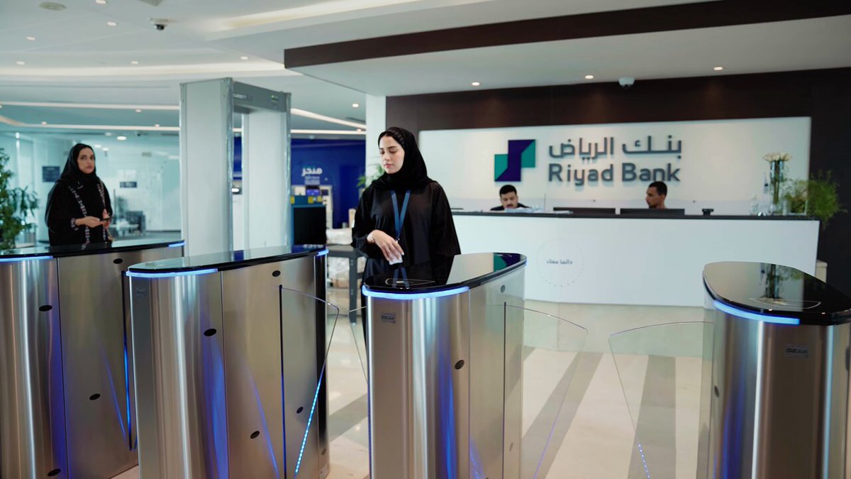 خبرات وطنية وجهود متضافرة تعمل في مختلف أقسام #البنوك_السعودية للارتقاء بدورها في تحقيق تنمية مستدامة وبناء مستقبل مالي مشرق #للملكة_العربية_السعودية البنك الأهلي السعودي مصرف الراجحي بنك الرياض SAB | الأول @Banque_Fransi