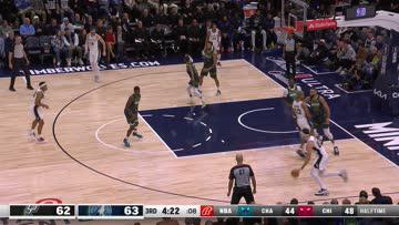 SLOWMO!!! ON. HIS. HEAD. 😤
