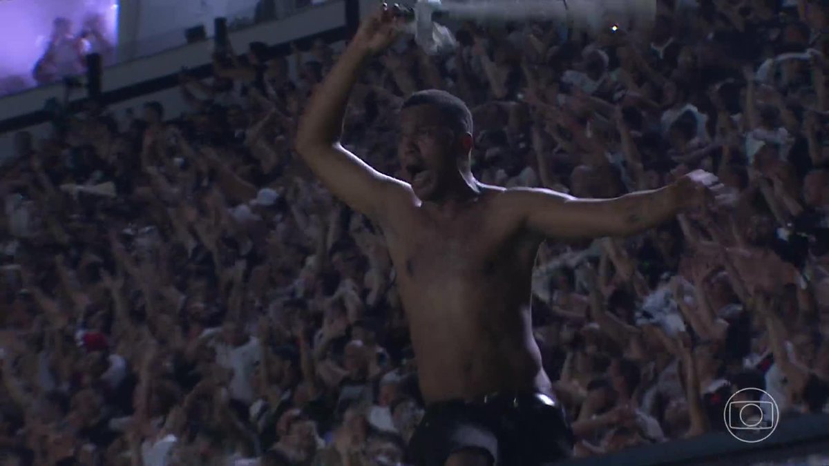 O Vasco é da elite! Festa imensa em São Januário com a vitória sobre o Bragantino e a permanência na Série A do Brasileirão!