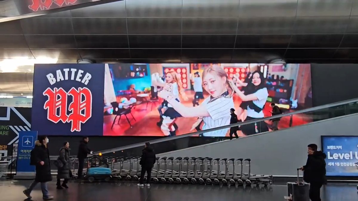 #BABYMONSTER ‘BATTER UP’ M/V @ INCHEON INTL AIRPORT AMAZING SQUARE ⚾️NOW ON YOUTUBE⚾️ #베이비몬스터 #DigitalSingle #BATTER_UP #MV #YG