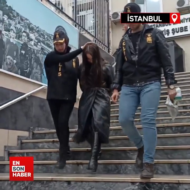 Sosyal medya fenomeni Gizem Bağdaçiçek, "müstehcenlik" suçlamasıyla ters kelepçeyle gözaltına alındı İfadesinde, "Önceden bu tarz içerikler yapıyordum şimdi yapmıyorum" diyerek kendini savundu