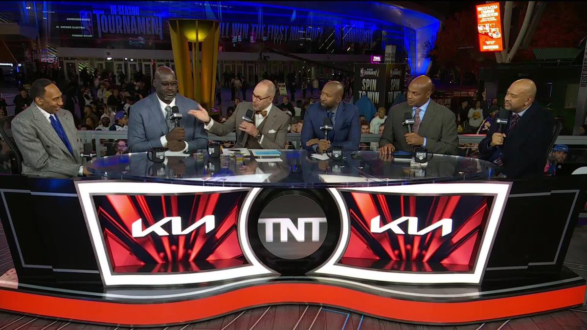 Ernie Johnson. Kenny Smith. Charles Barkley. Shaquille O'Neal. Stephen A. Smith. Michael Wilbon. All at one desk 😳