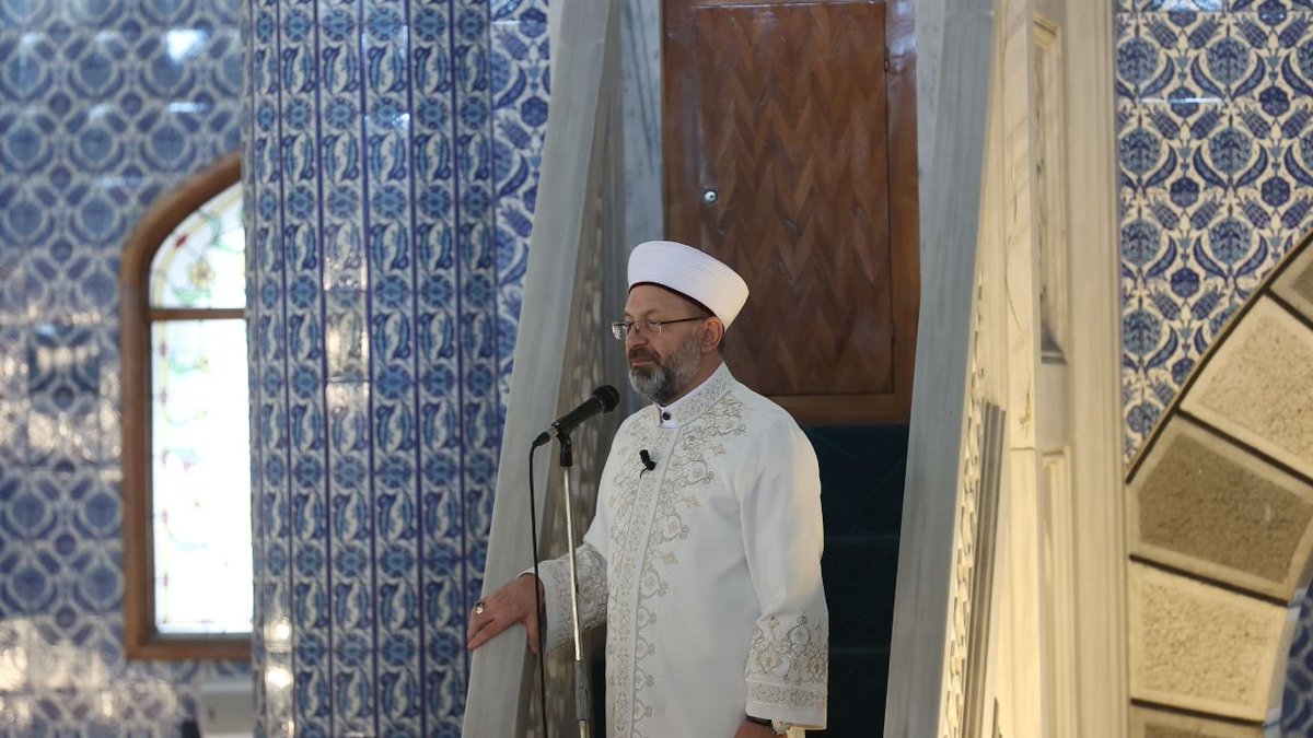 Allah Resûlü (s.a.s)’in ümmeti olmak, tek yürek yekvücut olmaktır. Mümin kardeşimizi düşmanın insafına terk etmemektir. Onu yalnız ve çaresiz bırakmamaktır.