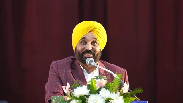 ਸਾਡੇ ਖਾਣੇ-ਬਾਣੇ ਤੇ ਹੋਰ ਸੱਭਿਆਚਾਰਕ ਰੰਗ ਦੁਨੀਆ ਪੱਧਰ ‘ਤੇ ਮਸ਼ਹੂਰ ਨੇ…ਸਾਨੂੰ ਆਪਣੀ ਬੋਲੀ ਤੇ ਸੂਬੇ ‘ਤੇ ਮਾਣ ਹੋਣਾ ਚਾਹੀਦਾ ਹੈ…ਪੰਜਾਬ ਦੇ ਸਾਰੇ ਰੰਗ ਵਾਪਸ ਲਿਆਉਣ ‘ਚ ਲੱਗੇ ਹੋਏ ਹਾਂ…