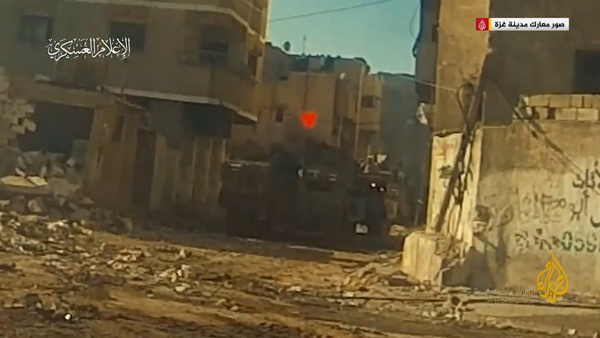 صور حصلت عليها الجزيرة لما قالت كتائب القسام إنها مشاهد جديدة للمعارك مع القوات الإسرائيلية المتوغلة في عدة أحياء بمدينة غزة #حرب_غزة #الأخبار