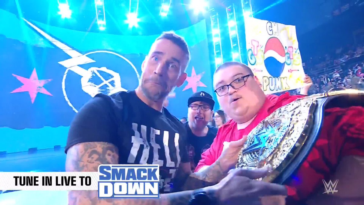 Welcome back to #SmackDown, player/coach! 👏👏👏 Will he stay with the blue brand or will he call #WWERaw his home?
