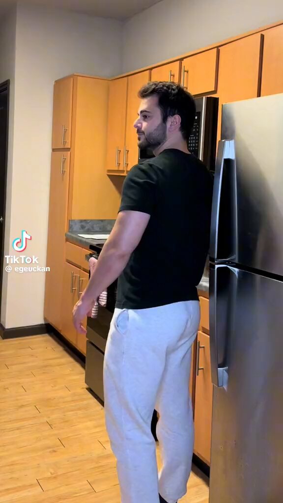 favori spastiğim ilk defa bi boka hallenmeden video çekmiş