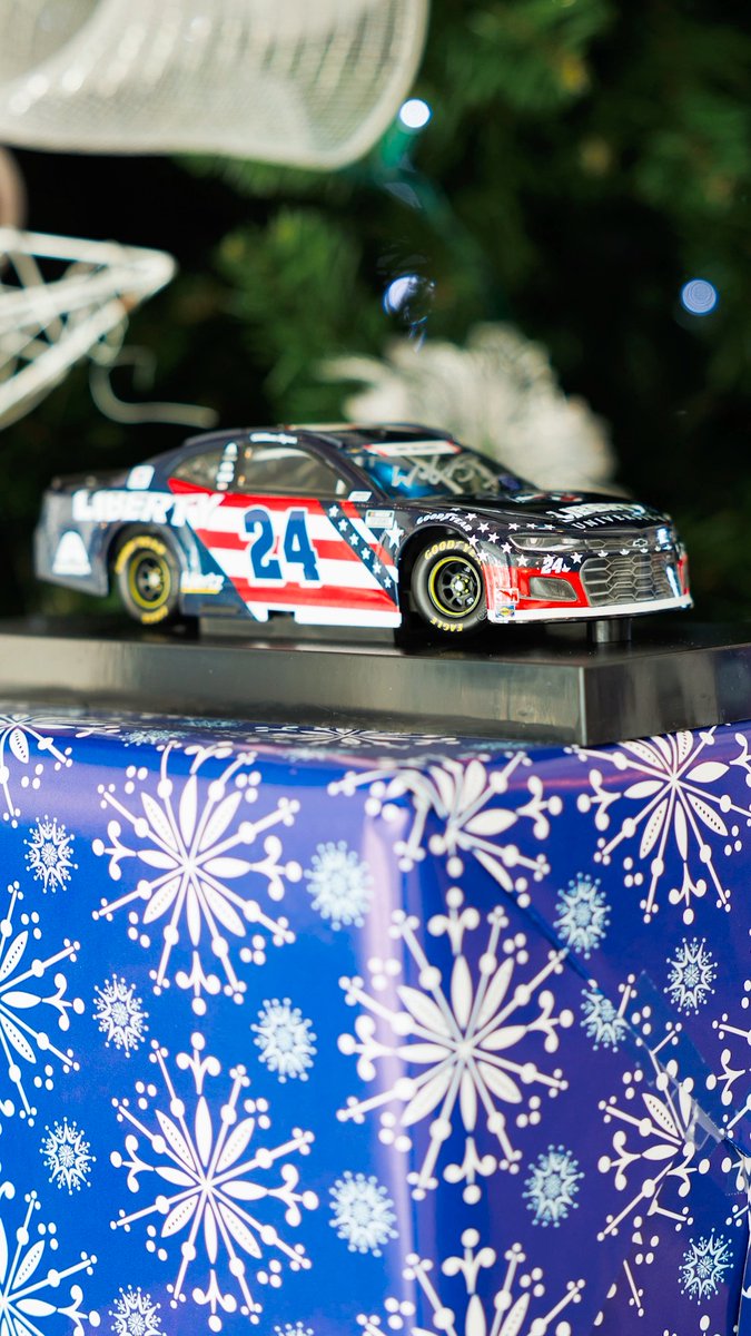 🏁🎄Giveaway Alert!🎄🏁 'Tis the season to spread some racing cheer! Enter our William Byron #24 Christmas giveaway — and discover the perfect NASCAR presents for yourself or someone special!🎁 To enter, repost &amp; follow Liberty University by 12/11 @ 12 p.m.