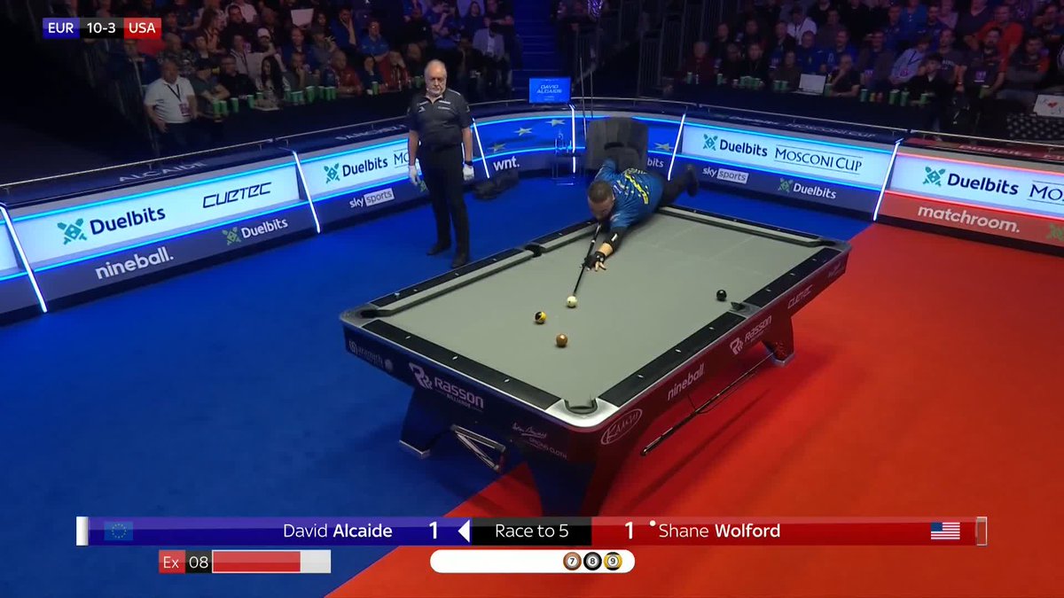 HOW HAS THAT NOT GONE IN!? 😱 David Alcaide hits a one in a million shot... 😅 Duelbits #MosconiCup