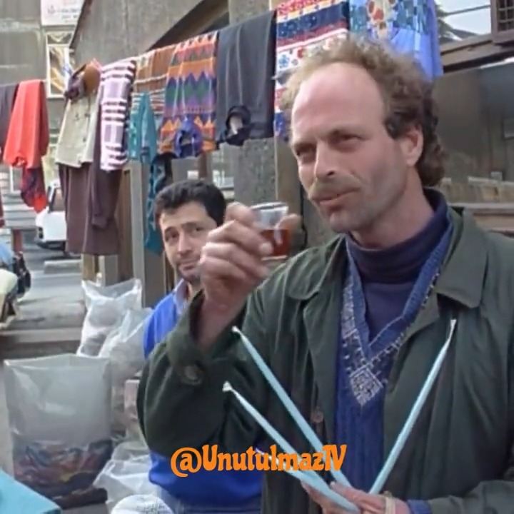 Pazarlama yeteneğiyle herkesi kendine hayran bırakan mum satıcısı (1994)