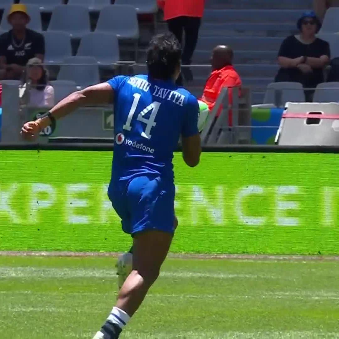 One of the longest tries in #HSBCSVNS history 🤯 Unbelievable score from @ManuSamoaSevens 🇼🇸 #HSBCSVNSCPT
