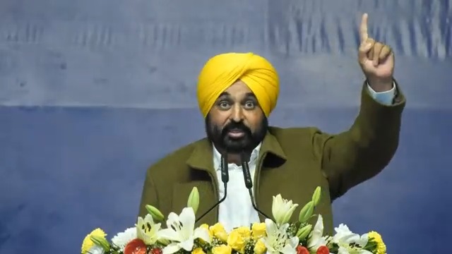 ਪੰਜਾਬ ਹਮੇਸ਼ਾ ਅੱਗੇ ਰਿਹਾ..ਨੰਬਰ 1 ‘ਤੇ ਰਿਹੈ…ਮੋਹਰੀ ਸੂਬਾ ਰਿਹੈ ਪੂਰੇ ਦੇਸ਼ ‘ਚੋਂ… ਮੈਂ ਇਹ ਨਹੀਂ ਕਹਿੰਦਾ ਮੇਰੇ ਪਿੱਛੇ ਲੱਗੋ, ਆਓ ਮੇਰੇ ਨਾਲ਼ ਬਰਾਬਰ ਤੁਰੋ ਤੇ ਜੋ 4-5 ਅਲਾਹਮਤਾਂ ਸਾਡੇ ਪੰਜਾਬ ਨੂੰ ਲੱਗੀਆਂ ਨੇ ਇਨ੍ਹਾਂ ਨੂੰ ਸੱਪ ਦੀ ਕੰਝ ਵਾਂਗ ਲਾਹ ਕੇ ਪਾਸੇ ਸੁੱਟੀਏ…