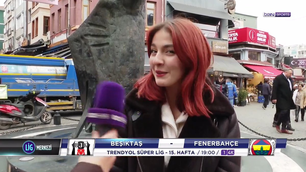 Sokak röportajında bir kadın derbinin skorunu ve gollerini bildi.