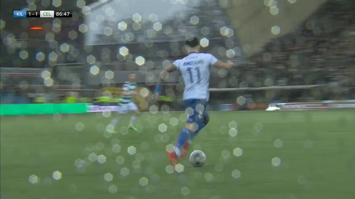 🗣️ "MATTY KENNEDY HAS JUST GIVEN THE CHAMPIONS ONE BIG SHOCK!" Drama at Rugby Park as Kilmarnock go 2-1 up against Celtic in the dying minutes! 👇