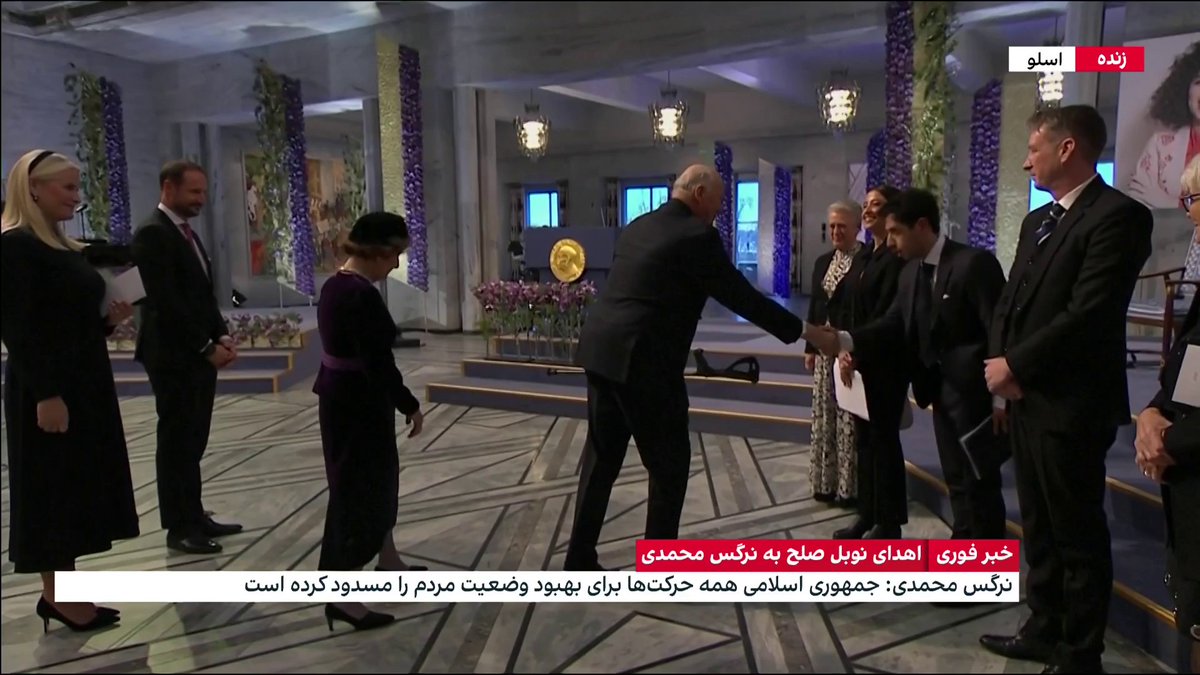 آقا تقی، احترام گذاشتن به پادشاه ایران فقط خار داشت؟ این جبر زمانه، یعنی اینکه خودت به پادشاهی کشور خودت لگد بزنی ولی بچه هات جلوی پادشاه نروژ دولا راست بشن.