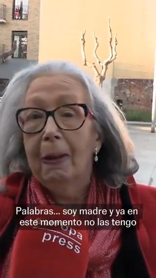 La madre de Itziar Castro en su velatorio: "Pasará a la posteridad por defender lo imposible (...) A veces pienso que este era su momento". Y manda un mensaje a los padres de hijos LGTBI