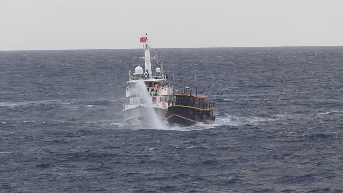 The video shows the #Philippine vessel Unaiza May 1 disregarded warnings, made an unprofessional and dangerous turn, and intentionally rammed into a #China Coast Guard ship. Responsibility for the collision lies with the provoking Philippine side.
