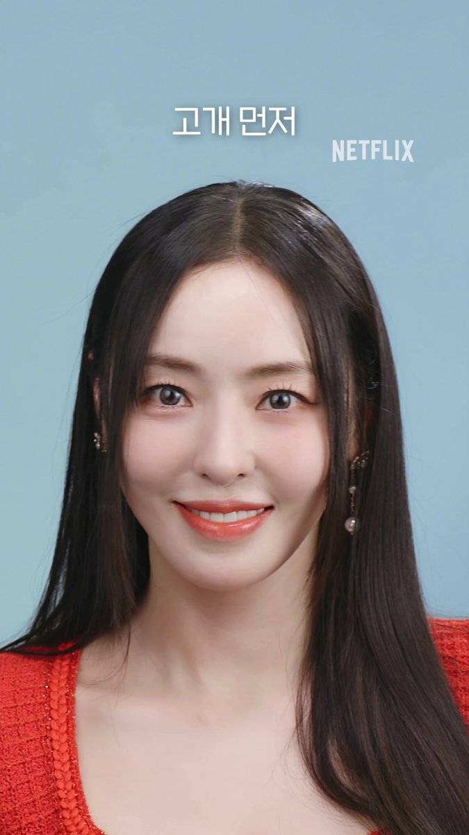 이 30시간짜리 영상 언제 끝나죠? 다섯 MC와 함께 더 뜨겁고 새롭게 돌아옵니다. <솔로지옥 3>, 12월 12일 오직 넷플릭스에서. * 눌러서 크게 보기 *