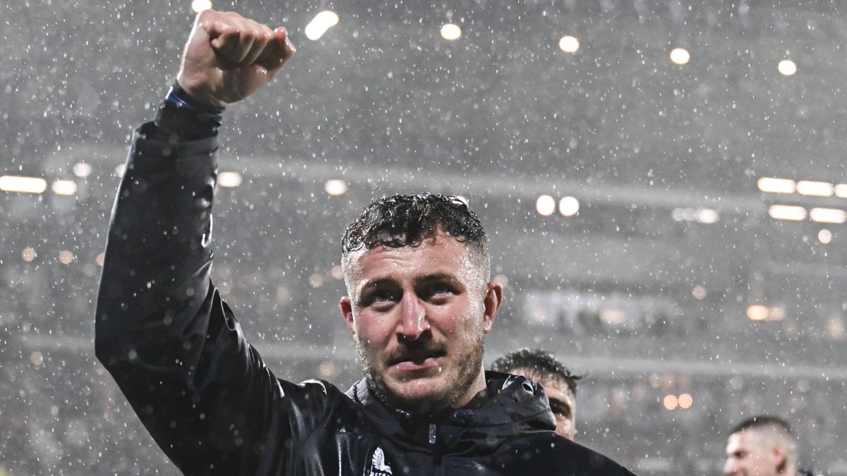 𝗙𝘂𝗻 𝗶𝗻 𝘁𝗵𝗲 𝘀𝘂𝗻 𝘄𝗶𝘁𝗵 𝗪𝗶𝗹𝗹 𝗖𝗼𝗻𝗻𝗼𝗿𝘀 😎🌞 The back-row forward tells us what yesterdays win over La Rochelle means to him and the Leinster team. 💙 #SRvLEI #FromTheGroundUp
