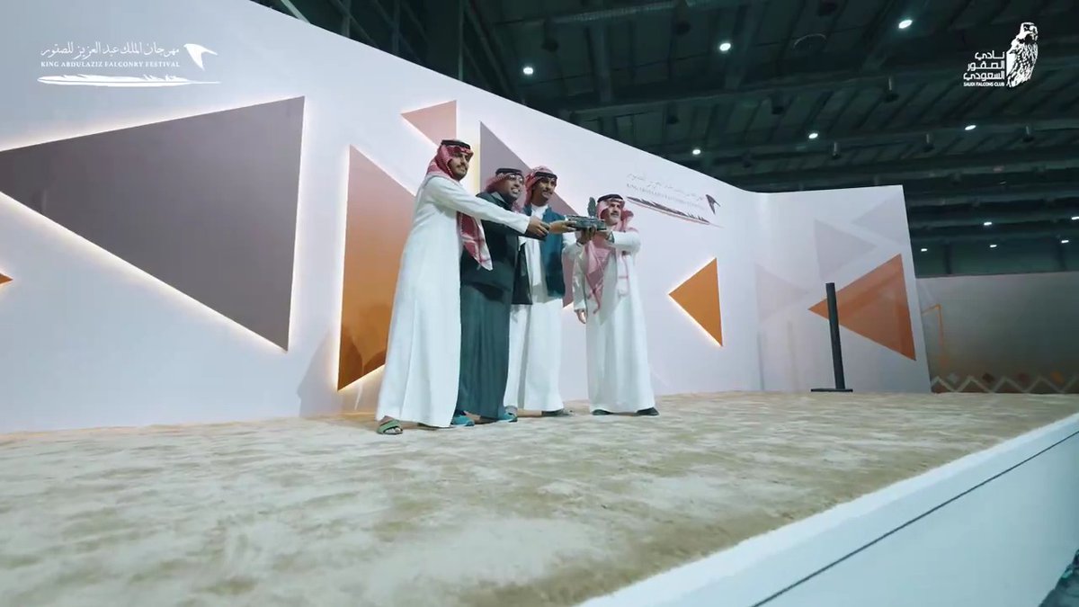 شركة VETO الإعلامية، تعلّقت بالموروث وفازت فيه ✨ "سالم الحميداني" وقصة المشاركة في #مهرجان_الملك_عبدالعزيز_للصقور 2023 #نادي_الصقور_السعودي 𓅃