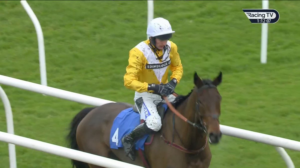 🍎 Lovely to have Grade One winner Apple Away at the track today! She records an impressive success in the Leicester Racecourse Christmas Meeting 28th December Book Now Beginners' Chase for Derek Fox & lucinda russell
