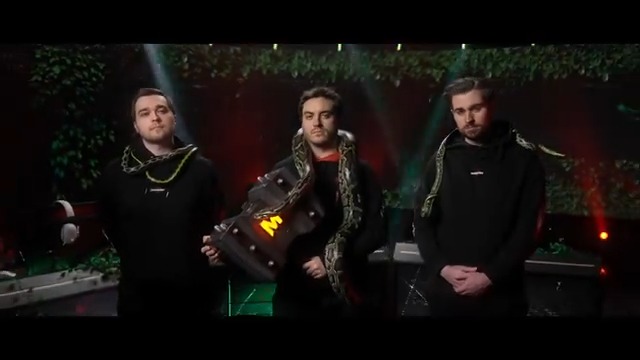 Nous sommes très fiers d'accueillir R Λ Z Ξ R 🇫🇷 / Team RΛZΞR en tant que partenaire Majeur de l'équipe pour 2024 ! 🐍 Un grand merci à eux pour la confiance et le soutien 💚🔨 #TeamRazer