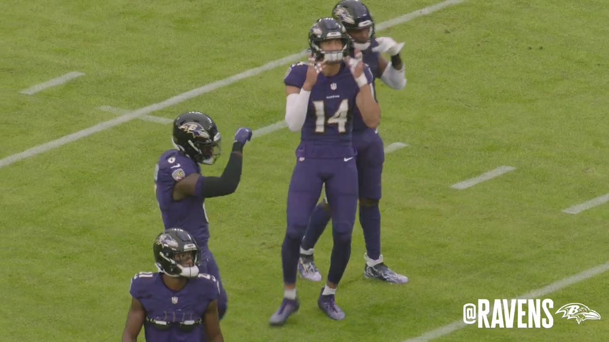 PQ has handshakes with everyone 😂 🦈 #ProBowlVote Wired tonight at 8 p.m. ➡️