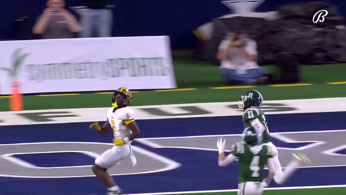 Mike Jones with a 🪙 to Chauncey (Jett) Hogg for a Tigers TD! Jack in the Box | #UILState | Bally Sports is now FanDuel Sports Network | Texas UIL | Malakoff Football | Franklin Lion Football
