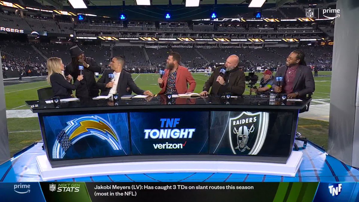 Marshawn told Sherman idk how you fw the 49ers🤢