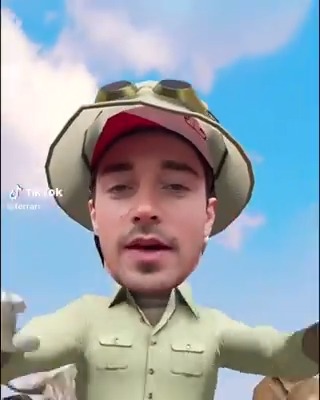 “Carlos, help me” 😂
