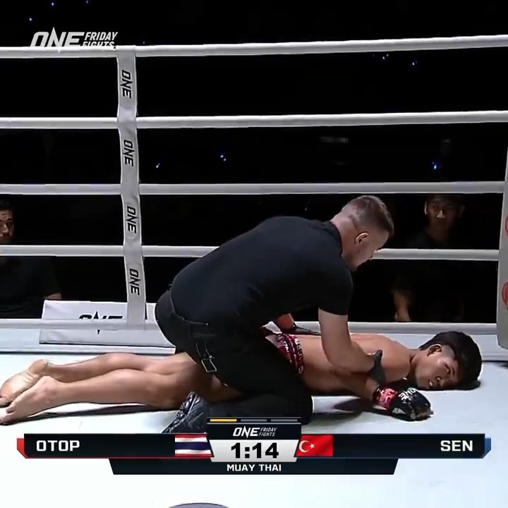 THIS IS MADNESS ๐คฏ Soner Sen puts Otop to SLEEP for a crazy comeback KO! #ONEFridayFights45