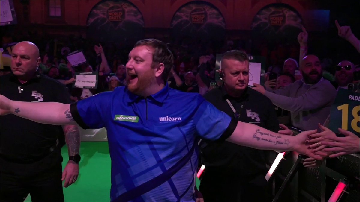 Cameron Menzies loving it at Ally Pally!