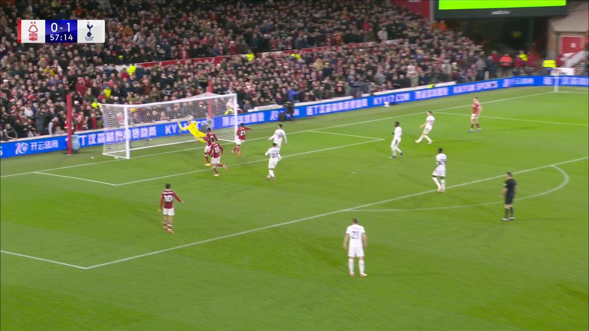 NO GOAL ❌ Anthony Elanga's strike is disallowed for offside! 👇